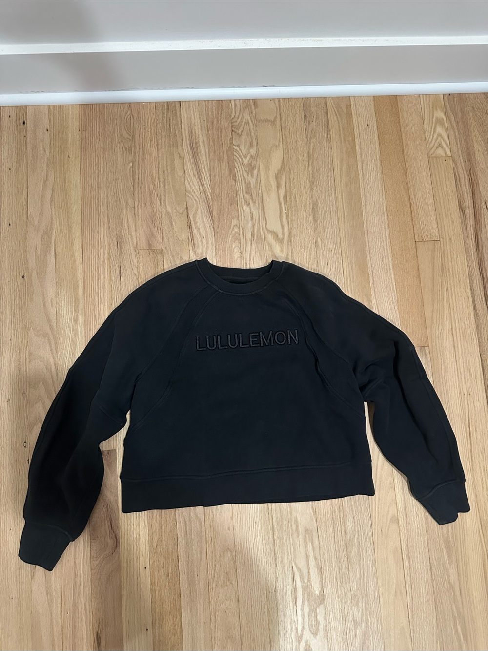 lululemon athletica Black Crewneck Pullover sweatshirt with Embroidered Logo - Picture 2 of 4